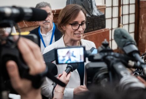 Mónica García subraya que las primarias no son un debate a tener «frente a las cámaras»