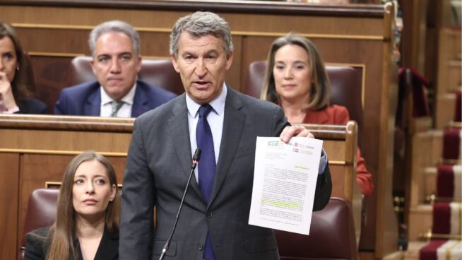 Feijóo acusa al Gobierno de crear «confusión» por el hantavirus y exige documentos sanitarios