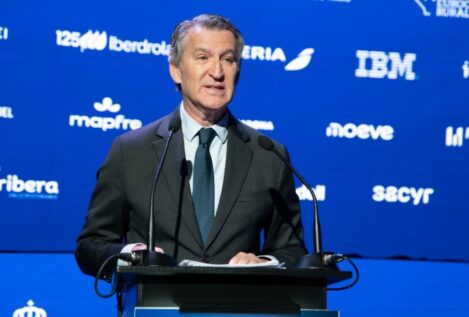 Feijóo acusa a Sánchez de «traicionar» pilares básicos de la UE con la regularización