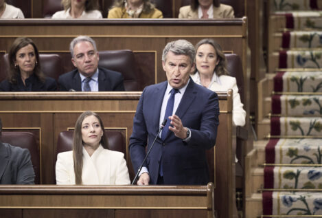 El PP vota en contra de la «prioridad nacional» de Vox tras la investidura de María Guardiola