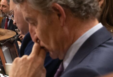 Qué es la 'prioridad nacional', el último campo de batalla entre Vox y el PP