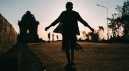 Boris Cyrulnik, neuropsiquiatra, lo aclaró hace 25 años: «Hay que saber que la felicidad no es un estado inmutable; y la desdicha, tampoco»