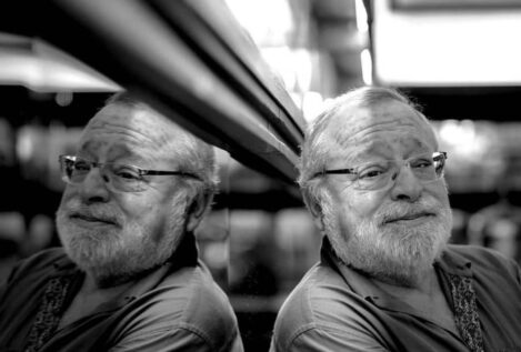Fernando Savater (78), filósofo español: «La felicidad tiene más que ver con aprender a vivir que con alcanzar metas externas y agradar a los demás»