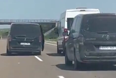 Dos detenidos por el acoso a una furgoneta con una bandera del Atlético de Madrid