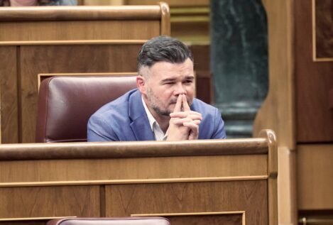 Rufián tacha de «racistas» a Vox y PP por acordar la prioridad nacional