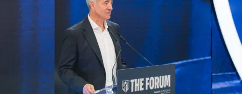 Miguel Ángel Gil: «El fútbol es más que 90 minutos, es una industria de entretenimiento»