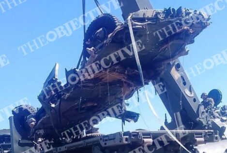 El Ejército destroza un vehículo militar en unas prácticas de vuelo: «Ha sido una buena hostia»