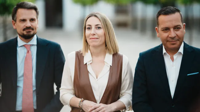 Pacto de Gobierno en Extremadura: Guardiola cede a Vox la vicepresidencia y una consejería