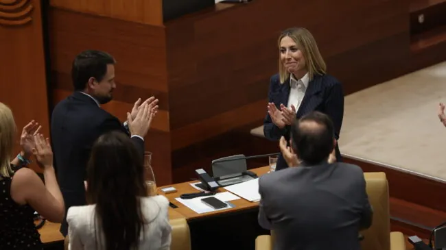María Guardiola, investida presidenta de la Junta de Extremadura con el apoyo de Vox