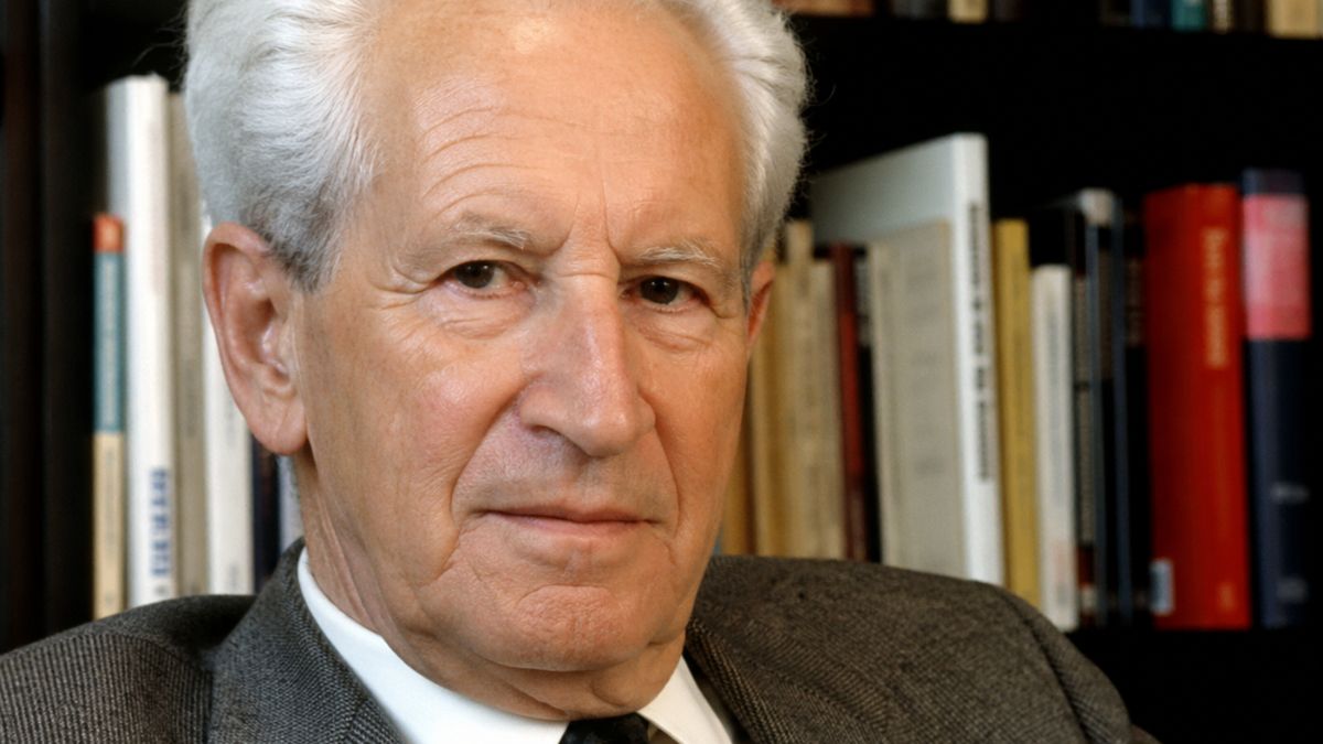 Herbert Marcuse, filósofo: «La felicidad auténtica y el bienestar en las sociedades avanzadas está condicionado por necesidades artificiales que lo dificultan»