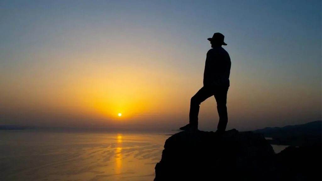 hombre-pensamiento-felicidad-carl-jung-oscuridad