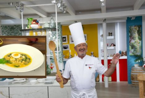 Karlos Arguiñano (77), sobre el potaje de vigilia: «El secreto está en el majado final y en cocinar los garbanzos con calma»