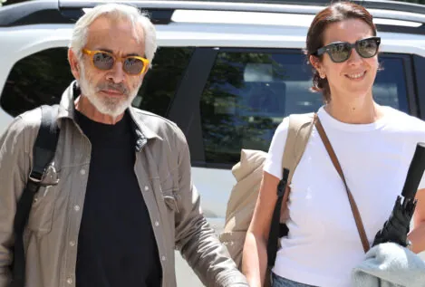 Imanol Arias estrena sus 70 años en su mejor momento: crisis laboral superada, enamorado de una abogada y a punto de ser abuelo