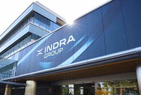 Moncloa se prepara para un choque frontal en Indra entre Simón y De los Mozos