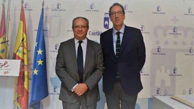 El interventor de Castilla-La Mancha dona al PSOE y lo incluye en su declaración de bienes