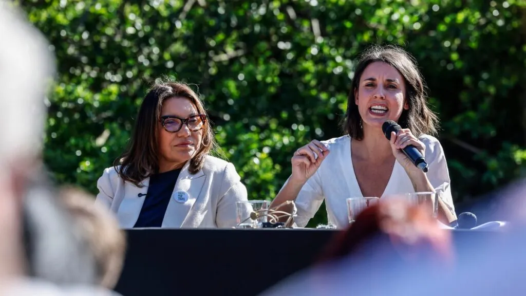 Irene Montero con Mónica Oltra en Valencia
