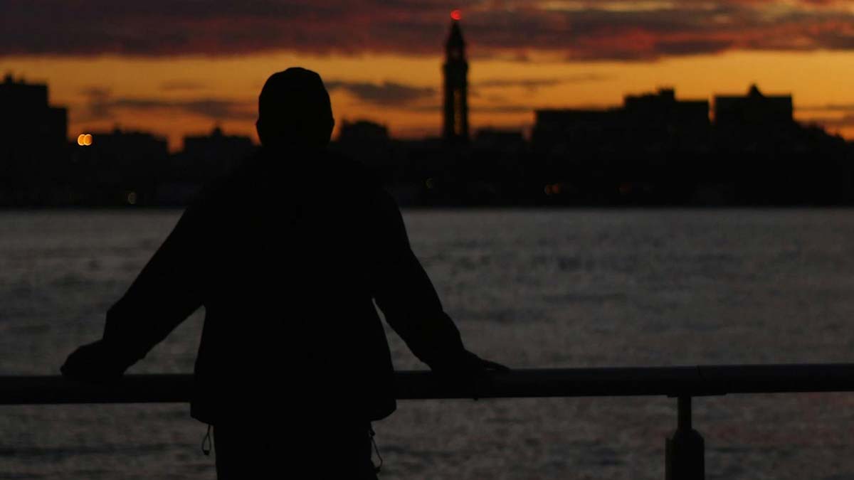 Irvin Yalom, psiquiatra, ya avisó en 1992 sobre lo innecesario de la vida: «Si anhelas felicidad no luches por lo que no necesitas»