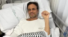 El eurodiputado Jaume Asens recibe el alta tras serle trasplantado un riñón de su madre