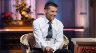 Jesús Vázquez se burla de los hombres de 50 años que salen a ligar en discotecas