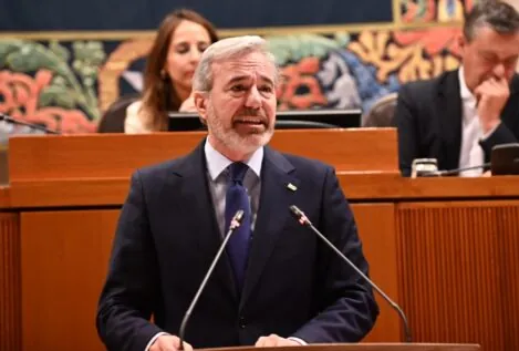 Azcón dice que la prioridad nacional es «fácil de entender» y la vincula al arraigo