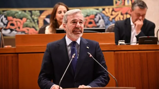 Azcón dice que la prioridad nacional es «fácil de entender» y la vincula al arraigo