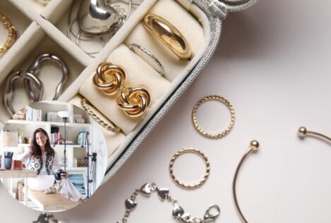 Alicia Iglesias, organizadora profesional, sobre cómo ordenar las joyas: «Cuelga los collares grandes en ganchos pequeños dentro de la puerta de tu armario»