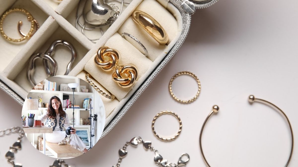 Alicia Iglesias, organizadora profesional, sobre cómo ordenar las joyas: «Cuelga los collares grandes en ganchos pequeños dentro de la puerta de tu armario»