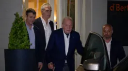 Juan Carlos I repite en D'Berto, su marisquería favorita de Pontevedra: «Su bogavante frito es, sencillamente, el mejor»