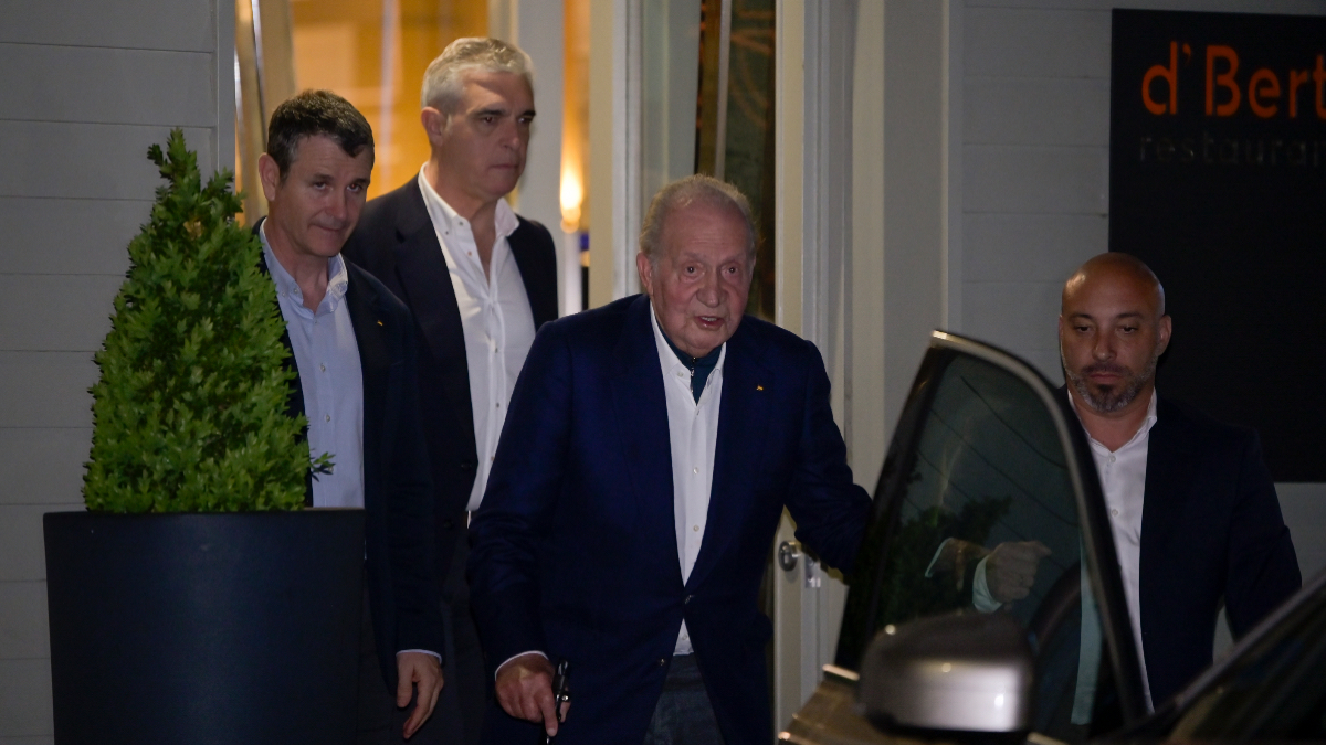 Juan Carlos I repite en D’Berto, su marisquería favorita de Pontevedra: «Su bogavante frito es, sencillamente, el mejor»