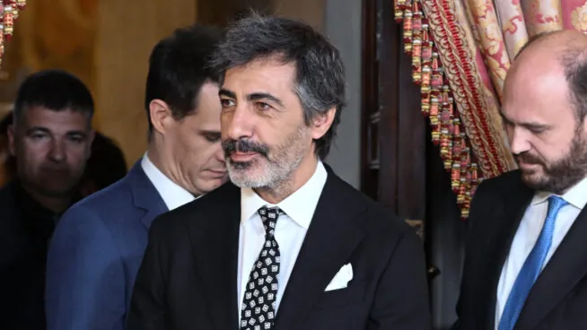 La comida de Juan del Val en el Palacio Real junto a los Reyes: cristalería de La Granja, caballa y albóndigas de choco