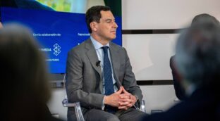 Juanma Moreno: «Vox no tiene equipos preparados para gobernar»