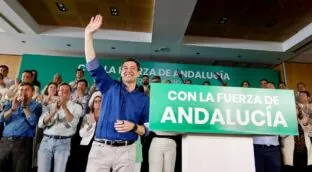 Juanma Moreno blinda la absoluta a un mes del 17-M, según la última encuesta de GAD3