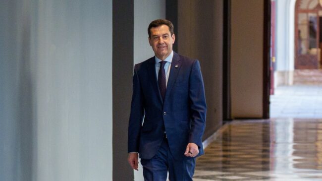 Juanma Moreno roza la mayoría ante el abismo de un PSOE en mínimos, según una encuesta