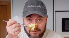 Carlos Gómez, cocinero: «Las judías de bote mejoran con huevo, patata y un sencillo aliño a base de yogur y mostaza»