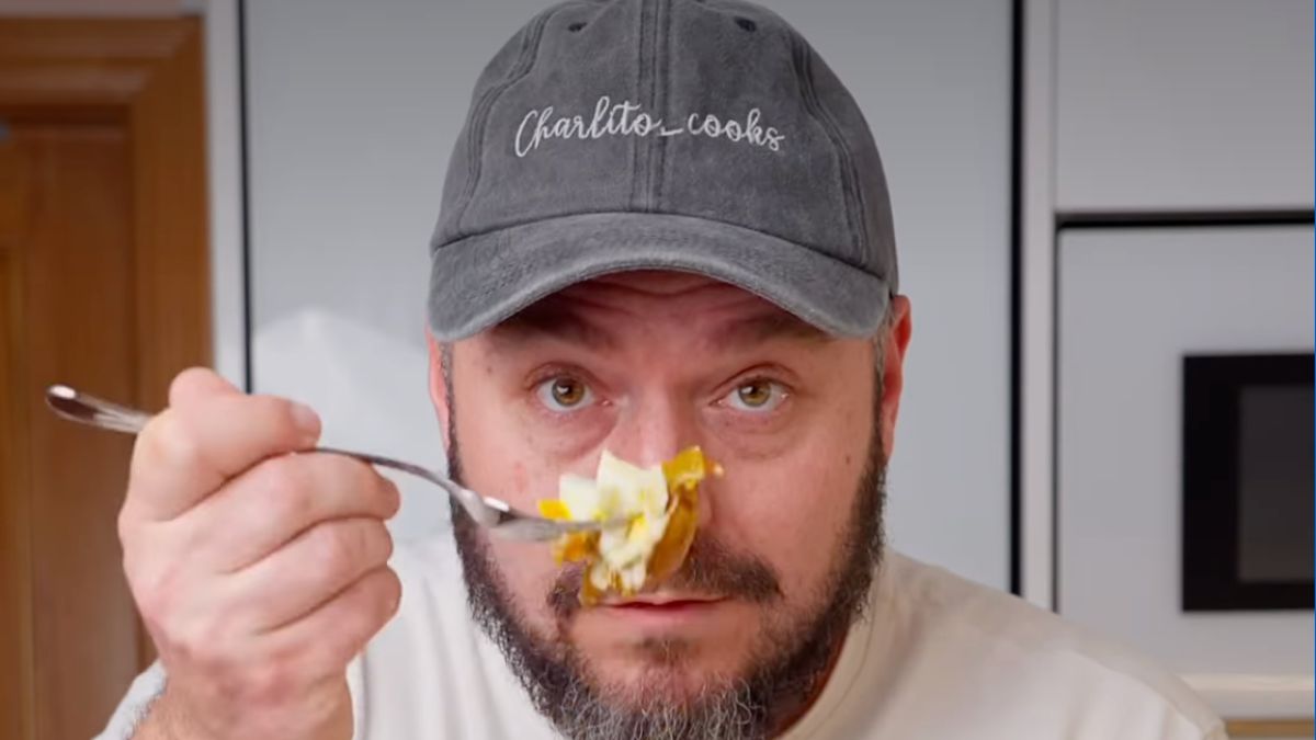 Carlos Gómez, cocinero: «Las judías de bote mejoran con huevo, patata y un sencillo aliño a base de yogur y mostaza»