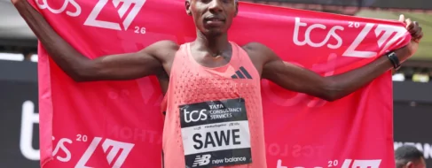 Sabastian Sawe hace historia y baja de las dos horas en la maratón de Londres