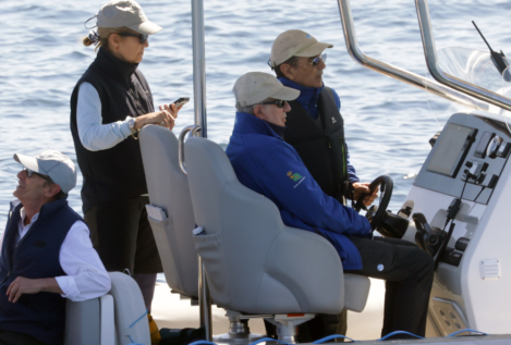 Juan Carlos I abandona Sangenjo (Pontevedra) tras cinco días y la visita de la infanta Elena