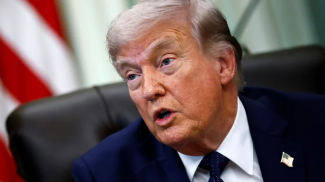 Trump es evacuado de la cena de corresponsales tras un intento de atentado