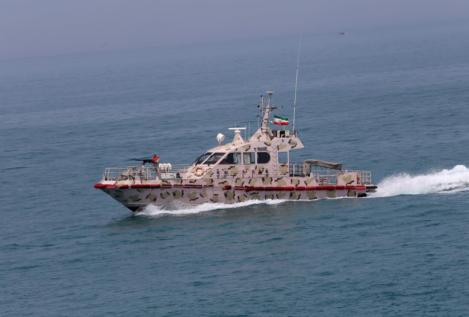 Reino Unido informa de disparos de la Guardia Revolucionaria a un petrolero cerca de Ormuz