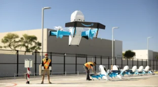 Amazon multiplica las entregas con drones en EEUU: en España las cosas van más despacio