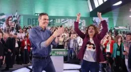 La militancia del PSOE en Córdoba se rinde a los pies de Montero: «Presidenta, presidenta»