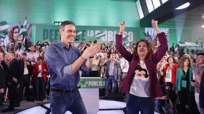 La militancia del PSOE en Córdoba se rinde a los pies de Montero: «Presidenta, presidenta»
