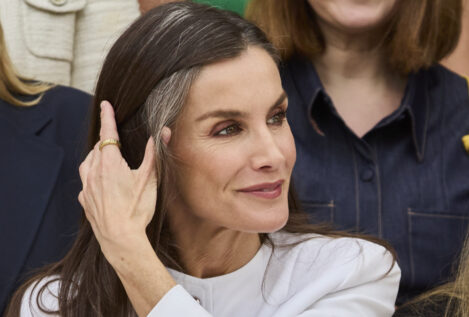 Letizia muestra sus canas como nunca antes y tiene una razón: «Es símbolo de madurez»