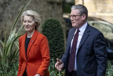 Von der Leyen respalda la iniciativa de Starmer de una coalición que trabaje para reabrir Ormuz