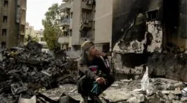 Personas desplazadas comienzan a volver a sus hogares con el alto el fuego en Líbano