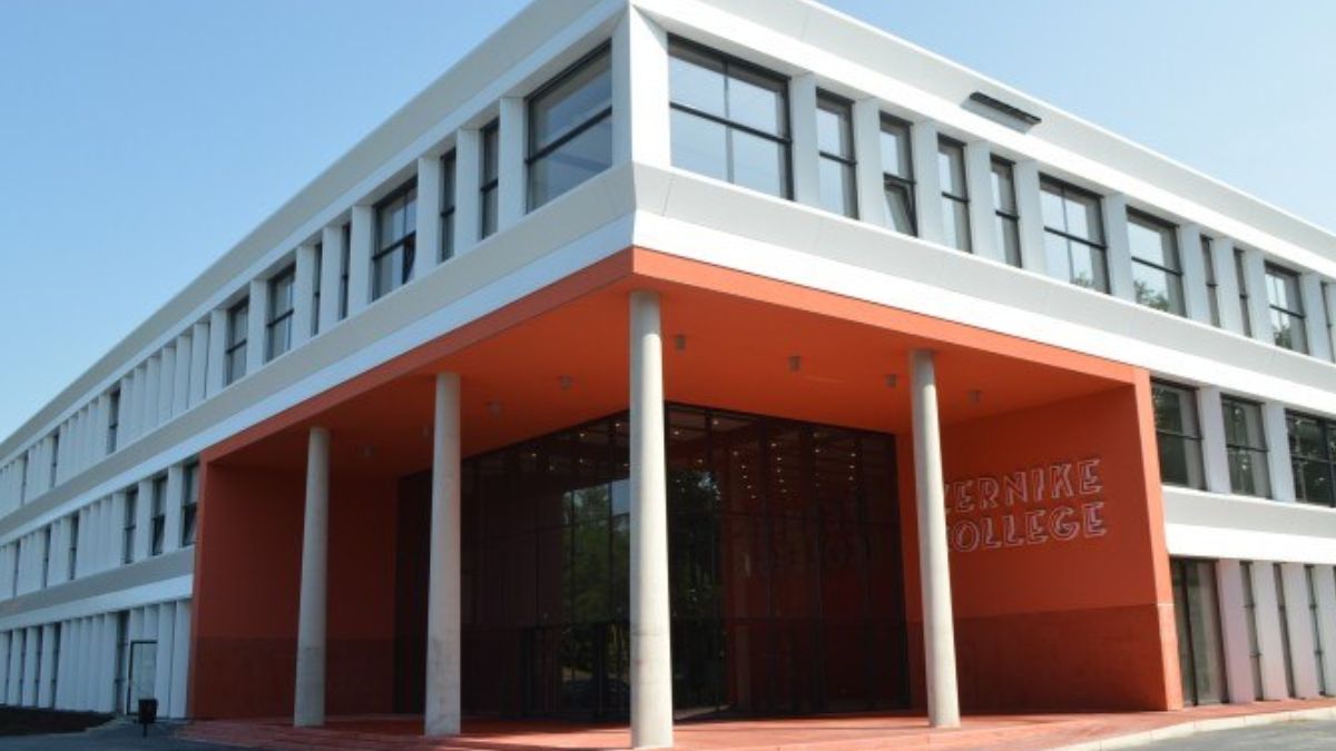 Varios hombres amenazan y humillan a alumnos españoles con armas de fuego en Holanda