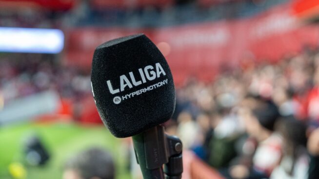 Los clubes de LaLiga Hypermotion buscan en el exterior diversificar ingresos y reforzar la marca