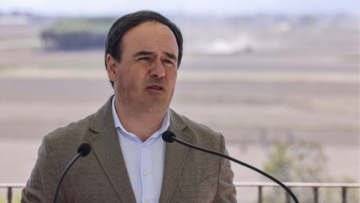 Llorca alaba la labor de Catalá y asegura que la investigación «no supone imputación»