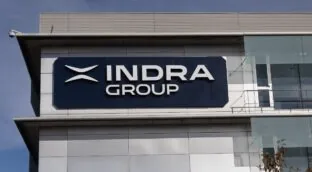 Moncloa 'garantiza' a Escribano la fusión con EM&E a cambio de vender su 14,3% en Indra
