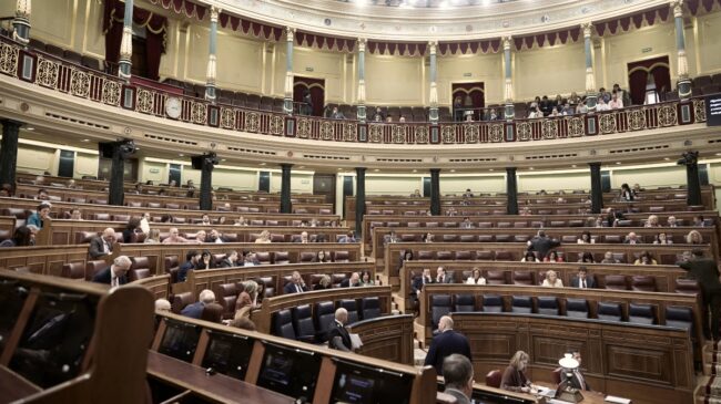 El Congreso tumba la ley del PSOE para hacer a la CNMC vigía de las plataformas digitales
